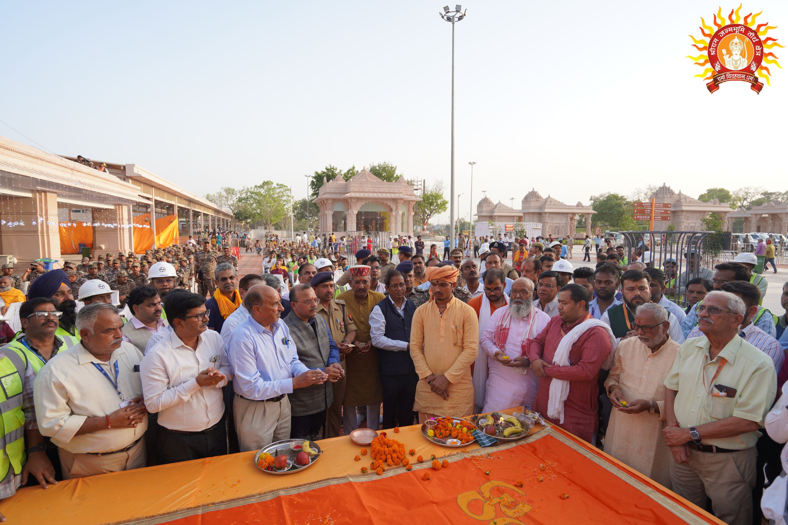 गणेश मंदिर पर हुआ ध्वजारोहण