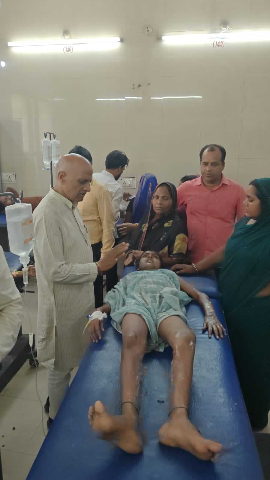 तुरंत अस्पताल पहुंचे महेन्द्र पाल सिंह, बेहतर इलाज के निर्देश; सभी बच्चे अब खतरे से बाहर