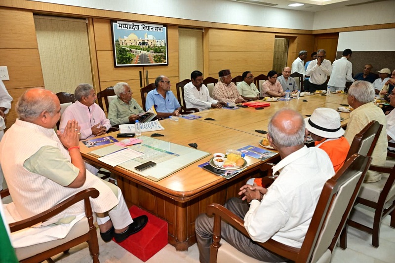 विधानसभा में पत्रकार कल्याण संघ की स्मारिका का विमोचन का संक्षिप्त कार्यक्रम विधानसभा में पत्रकार कल्याण संघ की स्मारिका का विमोचन का संक्षिप्त कार्यक्रम