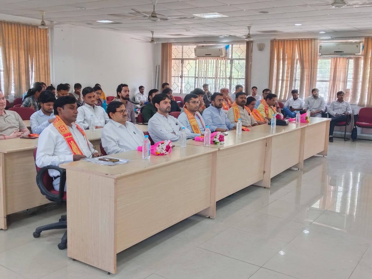 उपस्थित छात्र