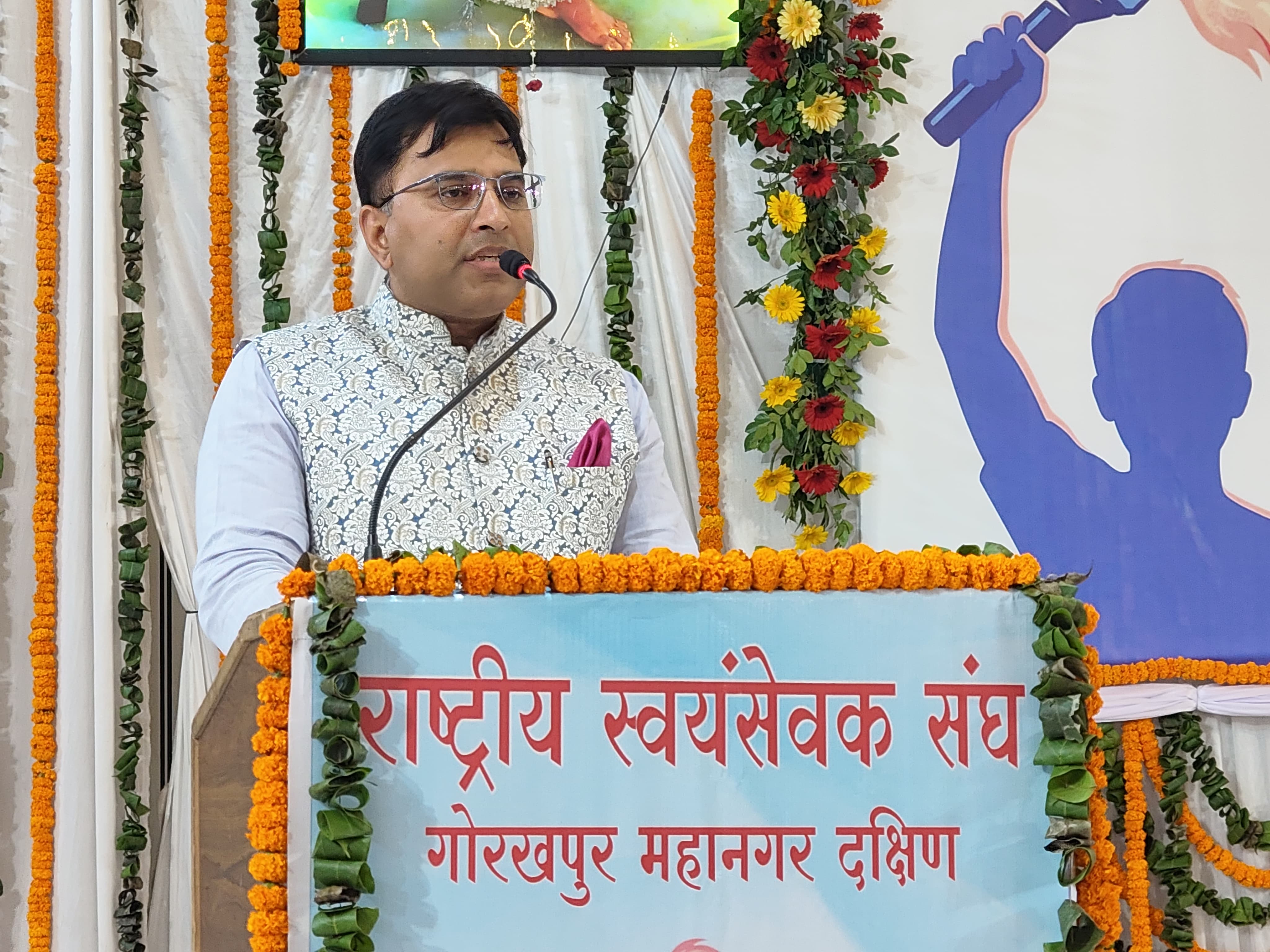 युवाओं के होठों के गीत देश के भविष्य को बताते है:- अतुल लिमये*