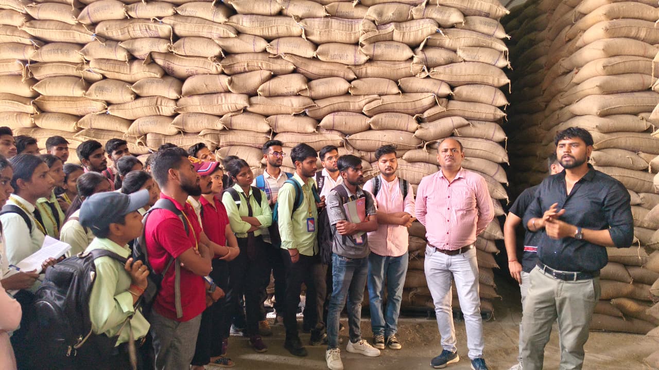 एमजीयूजी के कृषि विद्यार्थियों ने केंद्रीय भंडार गृह व एफसीआई का किया शैक्षणिक भ्रमण*